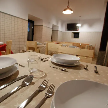 La Incera Hostel *