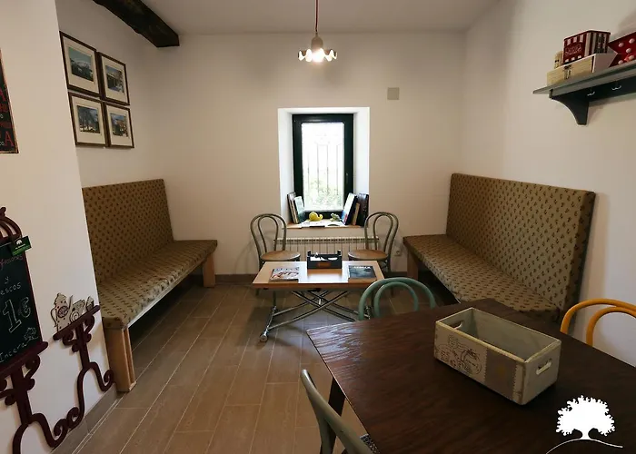 La Incera Хостел *